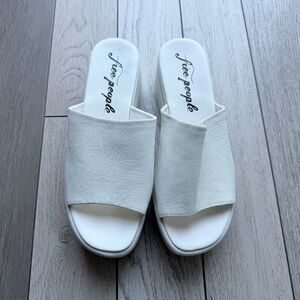 Free people Harbor Flatform Sandals